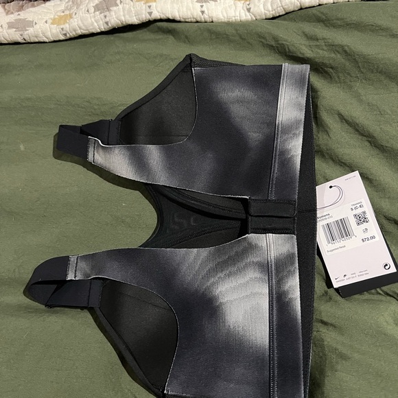 Nike Alpha High Support Bra. sz - S (C-E) - Picture 2 of 4